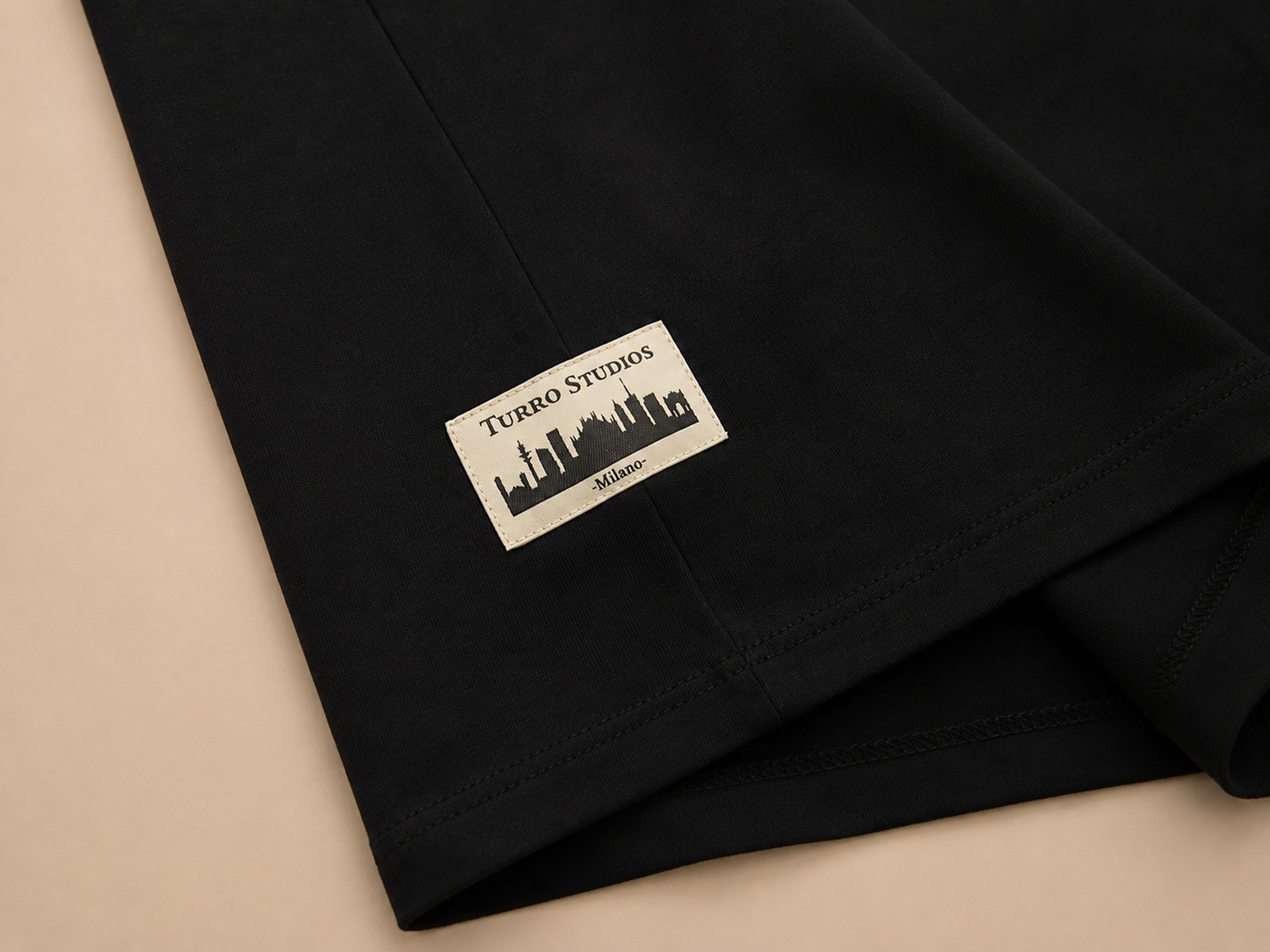 T-Shirt Nero | Turro Essentials